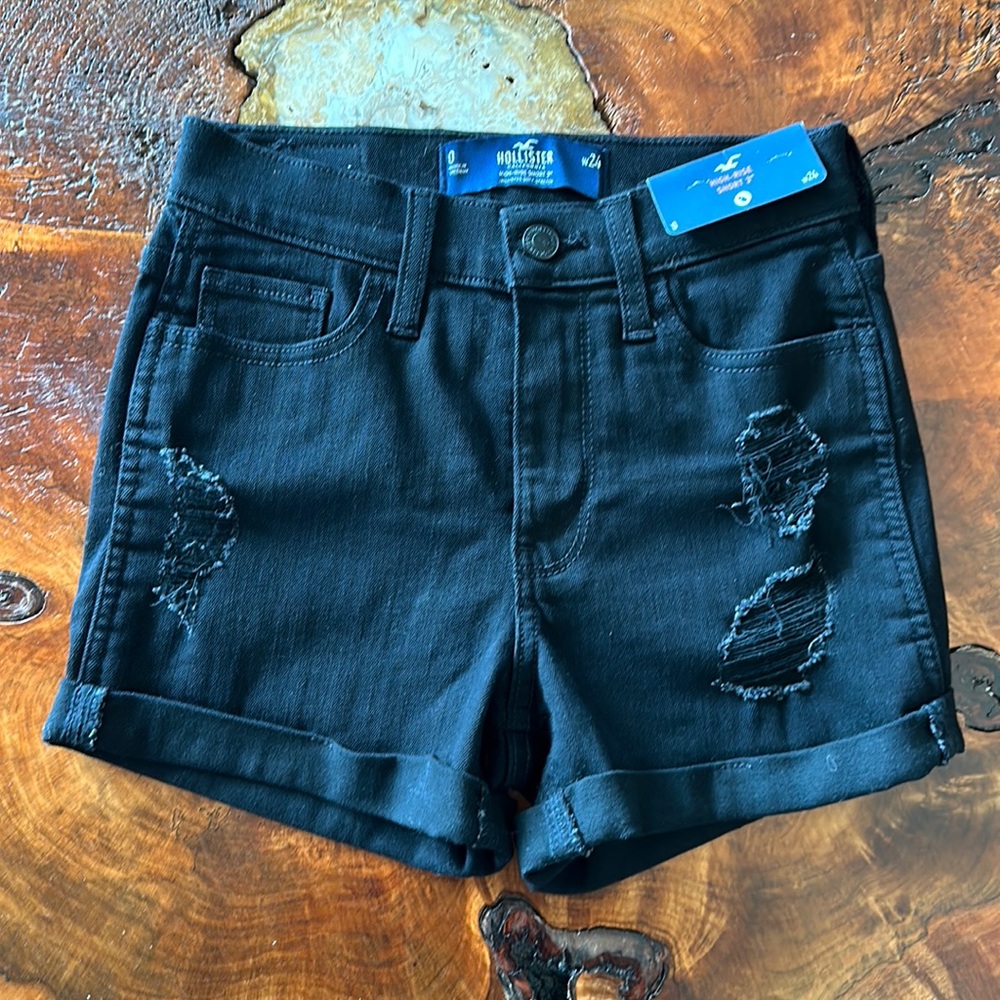 NWT Hollister black high-rise 3” shorts W 24